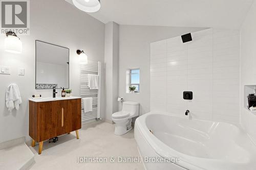 11 Ashland Avenue, Toronto, ON 