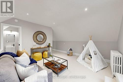 11 Ashland Avenue, Toronto, ON 