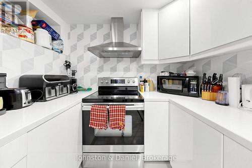 11 Ashland Avenue, Toronto, ON 