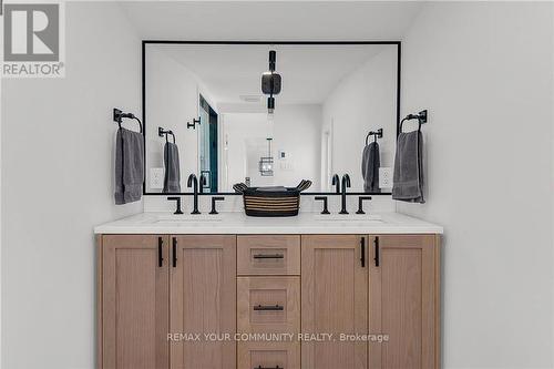 1379 Caroline Street, Burlington, ON 