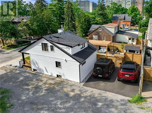 1379 Caroline Street, Burlington, ON 