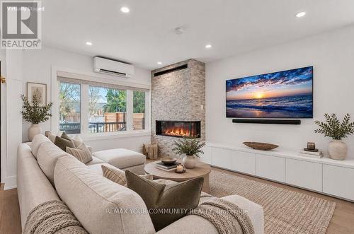 1379 Caroline Street, Burlington, ON 
