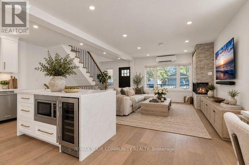 1379 Caroline Street, Burlington, ON 