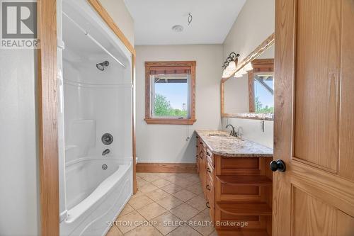 4-pc Main Floor Bathroom - 21170 Mayfair Road, Southwest Middlesex, ON 