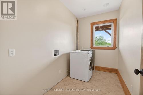 Main Floor Laundry - 21170 Mayfair Road, Southwest Middlesex, ON 