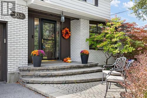 932 Dresden Crescent, Ottawa, ON 