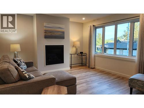 Living room - 459 Whitman Way, Warfield, BC 