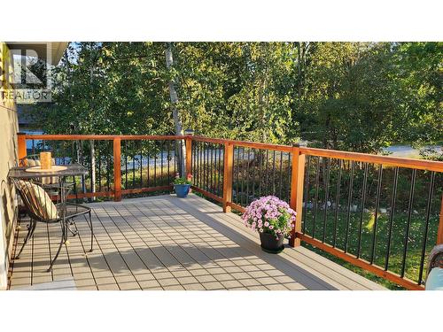 upper floor deck - 459 Whitman Way, Warfield, BC 