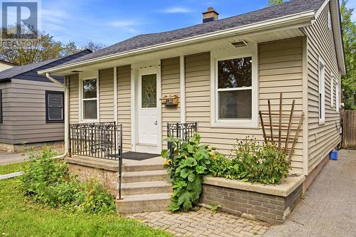 24 GEORGE STREET , Ajax, Ontario L1S 1S5 3