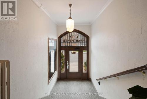 1A - 180 Augusta Street, Ottawa, ON 