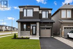 142 SHALLOW POND PLACE E Ottawa, ON K4A 5N9