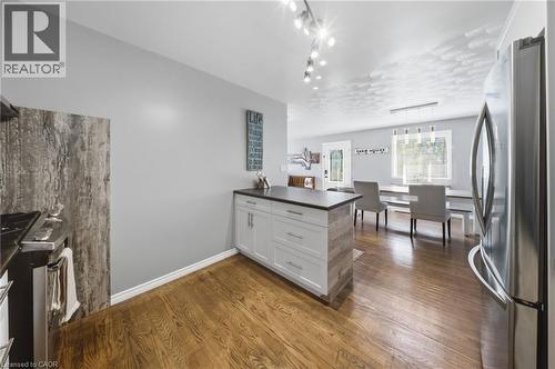 11 Dundas Street W, Paris, ON 