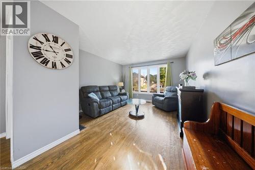 11 Dundas Street W, Paris, ON 