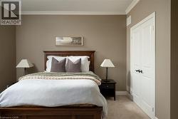 Crown molding detail - 