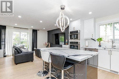 2358 Arnold Crescent, Burlington, ON 