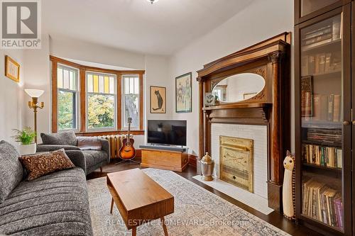 174 Heward Avenue, Toronto, ON 