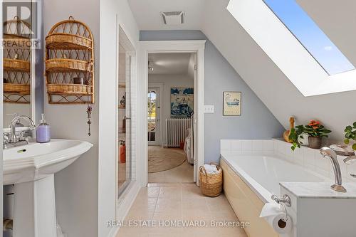 174 Heward Avenue, Toronto, ON 
