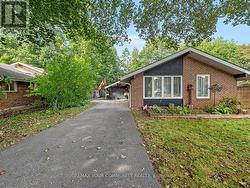 1899 DELANEY DRIVE Mississauga, ON L5J 3L2