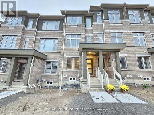 919 CROWSNEST HOLLOW , Pickering, Ontario L1X 0P4 2