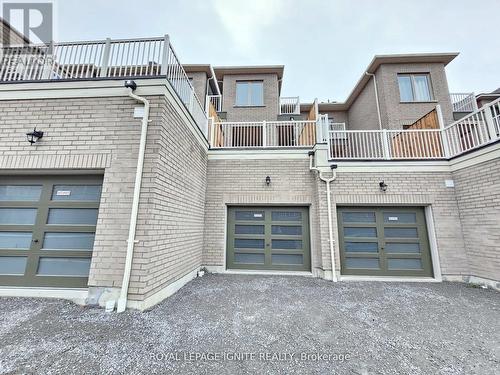 919 CROWSNEST HOLLOW , Pickering, Ontario L1X 0P4 3