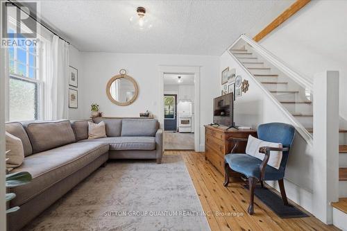 137 Chisholm Street, Oakville, ON 