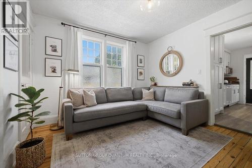 137 Chisholm Street, Oakville, ON 