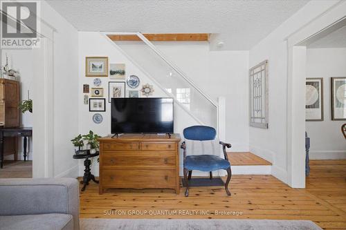 137 Chisholm Street, Oakville, ON 