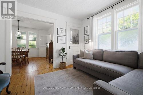 137 Chisholm Street, Oakville, ON 