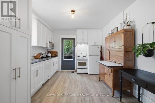 137 Chisholm Street, Oakville, ON 