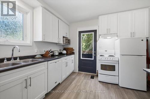 137 Chisholm Street, Oakville, ON 
