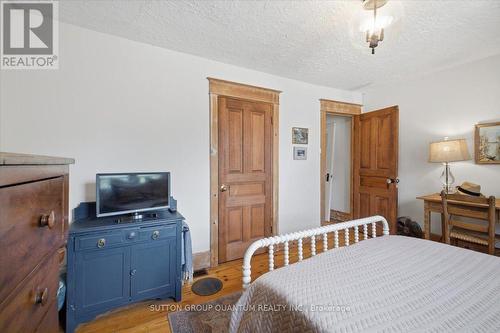 137 Chisholm Street, Oakville, ON 