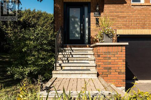 2A Weslock Way, Ottawa, ON 