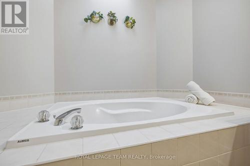 2A Weslock Way, Ottawa, ON 