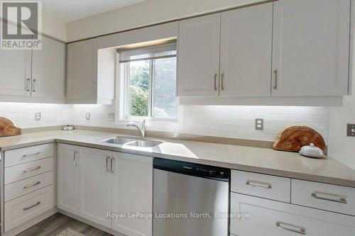 Kitchen - 61 Marina Crescent, Collingwood, ON 