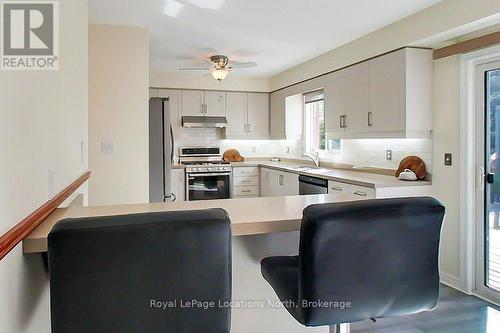 kitchen - 61 Marina Crescent, Collingwood, ON 