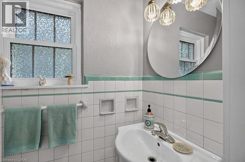 32 Lincoln Avenue, Brantford, ON 