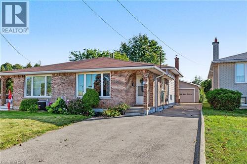 WELCOME HOME! This semi-detached 4LvlBckSplit will IMPRESS! - 589 Mohawk Road W, Hamilton, ON 