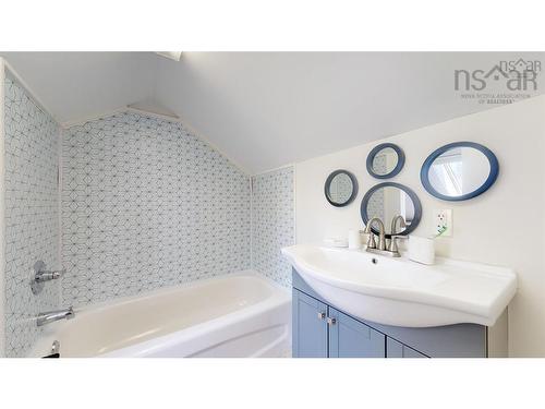 1663 Highway 3, East Pubnico, NS 