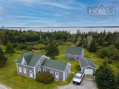 1663 Highway 3, East Pubnico, NS 