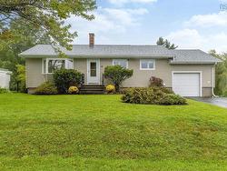 46 Nova Terrace  Dartmouth, NS B2V 1A9