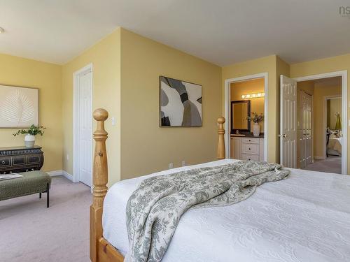 5 Arthur Lismer Court, Bedford, NS 