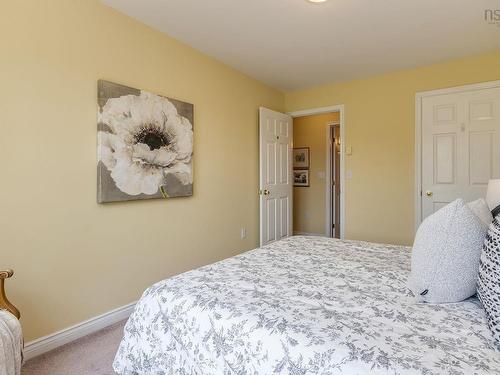 5 Arthur Lismer Court, Bedford, NS 