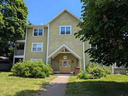 6 154 Cumberland Street  Charlottetown, PE C1A 5C4