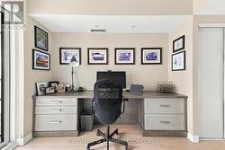 Built-In Desk and double closet - 
