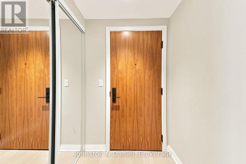 Unit Entrance and Foyer - 2010 - 99 Foxbar Road, Toronto, ON 