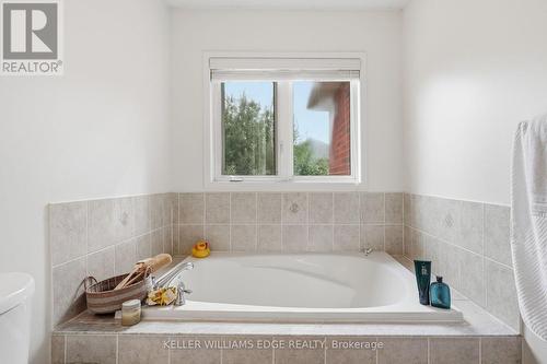 Relaxing Soaker Tub - 4828 Verdi Street, Burlington, ON 
