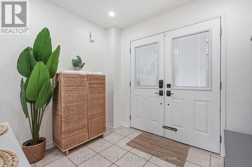 Bright & Spacious Foyer - 4828 Verdi Street, Burlington, ON 