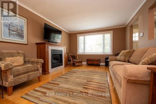 Living Room - 445 Arndon Avenue, Peterborough (Otonabee Ward 1), ON 