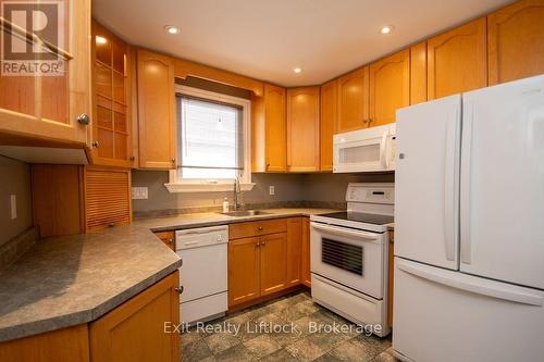 Kitchen - 445 Arndon Avenue, Peterborough (Otonabee Ward 1), ON 
