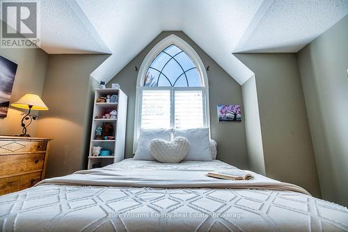 Dramatic arched window - 409 Harris Street, Whitby (Downtown Whitby), ON 